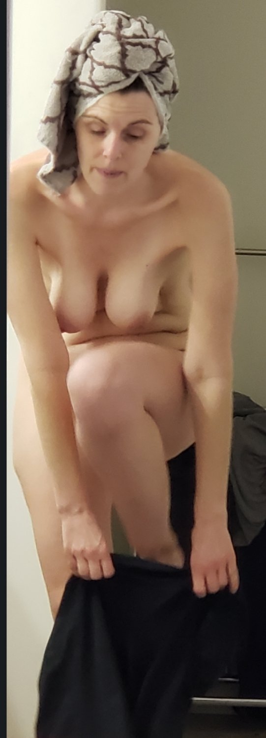 Valerie, naked milf, a real woman, mother of 2, from Pennsylvania #hLJxeJUC